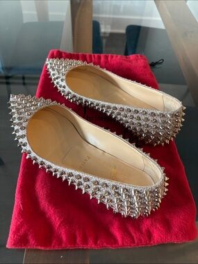 Christian Louboutin Follies Spikes Flats - Glitter Finish Embellished